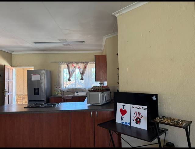 2 BEDROOM APARTMENT FOR SALE IN RUSTENBURG CENTRAL